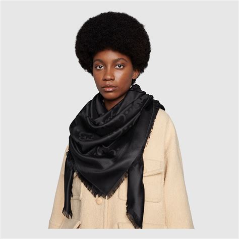 gucci sjaal zijde|GG jacquard silk wool shawl in camel .